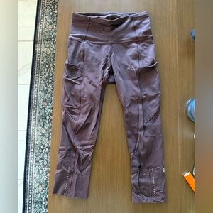 Lululemon Purple Capri Leggings w/ Side Pockets